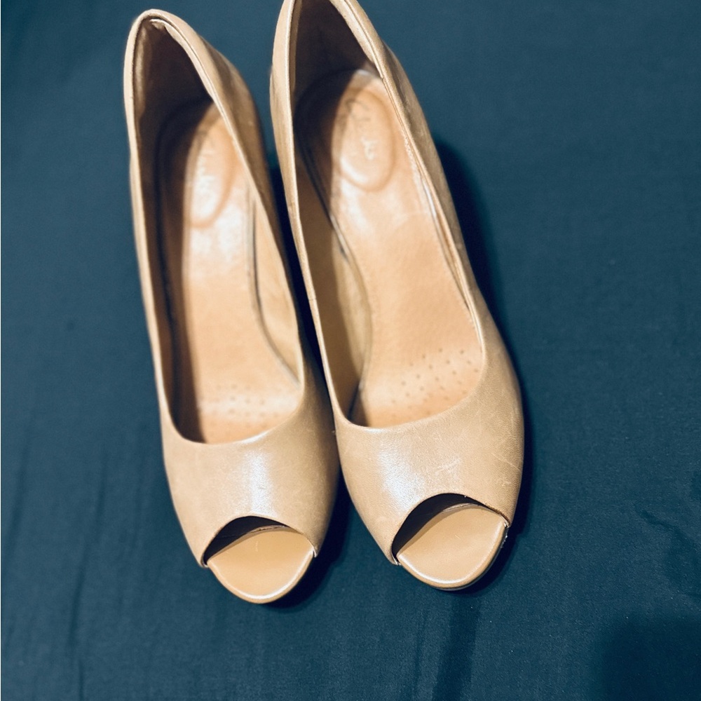 Clarks Tan Peep-Toe Heels